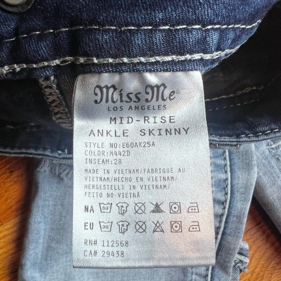 Miss Me Jeans Women's 28 (30x28) Ankle Skinny Mid-Rise Distressed Blue Denim - Picture 11 of 11